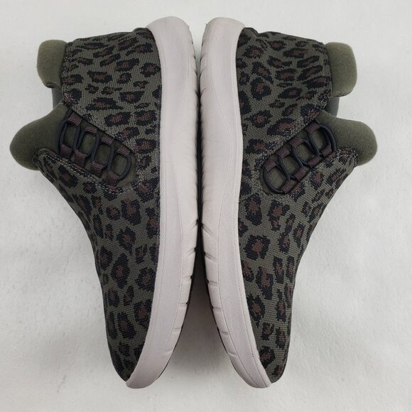 Clarks Adella Pine Ankle Boot Womens 9 Green Animal Print Side Zip Cloudstepper - Picture 6 of 10